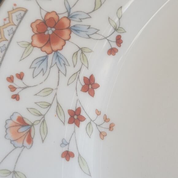 Vintage Fine Porcelain by Northridge China Bright White Floral Design Set of 2 - Picture 1 of 12